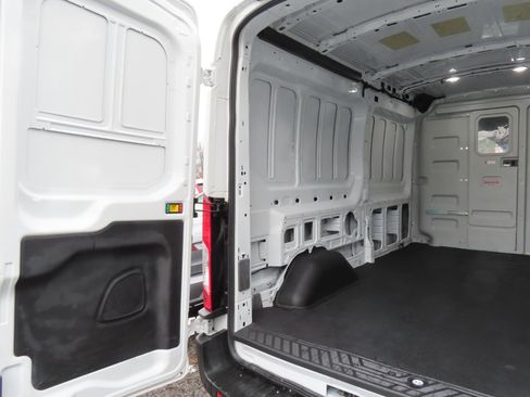 Used 2022 Ford Transit 250 Medium Roof AWD image 15