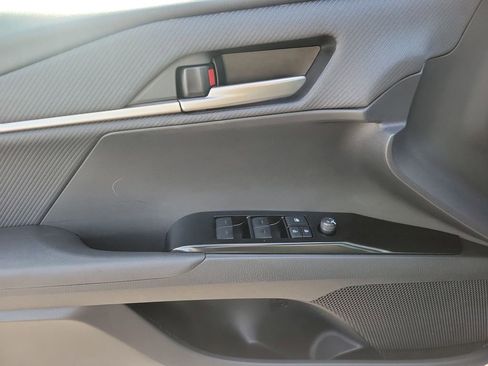 Used 2025 Toyota Camry SE image 16