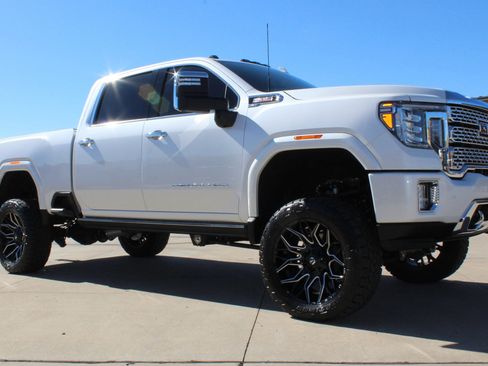 Used 2022 GMC Sierra 3500 Denali w/ Denali Ultimate Package image 21