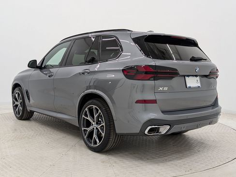 New 2026 BMW X5 xDrive40i w/ M Sport Package AWD/4WD image 3