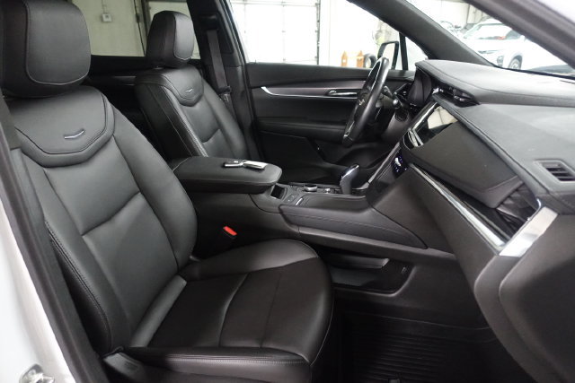 Used 2024 Cadillac XT6 Luxury w/ LPO, Floor Liner Package AWD/4WD image 29