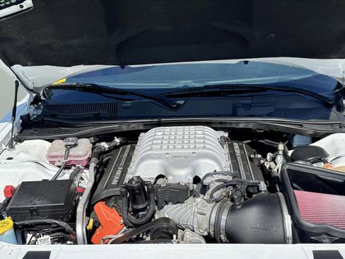 Used 2017 Dodge Challenger SRT Hellcat RWD image 10