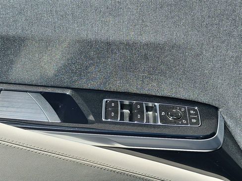 Used 2025 Cadillac Escalade V AWD/4WD image 33