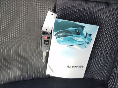 Used 2012 MAZDA MAZDA3 i Touring image 29