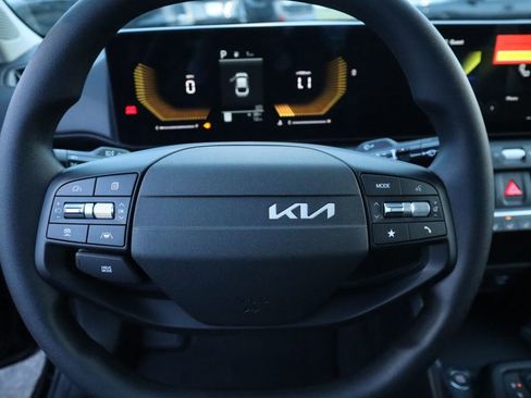 New 2025 Kia K4 LXS image 27