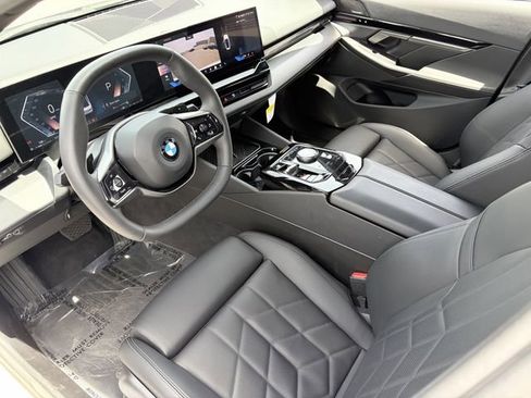 Used 2025 BMW 530i RWD image 19