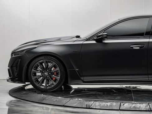 Used 2022 Cadillac CT5 V Blackwing w/ Carbon Fiber Package 2 RWD image 8