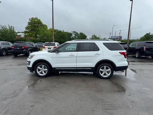 Used 2017 Ford Explorer XLT AWD/4WD image 6