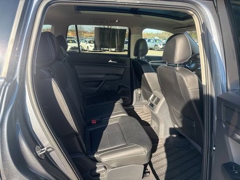 Used 2021 Volkswagen Atlas SE w/ Panoramic Sunroof Package image 18