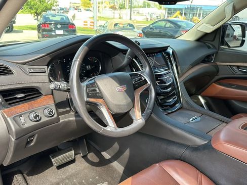 Used 2016 Cadillac Escalade Premium AWD/4WD image 89