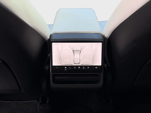 Used 2026 Tesla Model Y Long Range AWD/4WD image 23