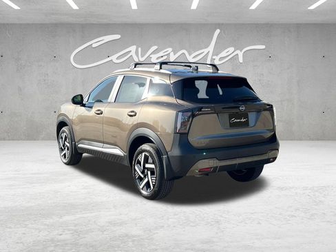New 2026 Nissan Kicks SV w/ Cold Weather Package FWD image 15