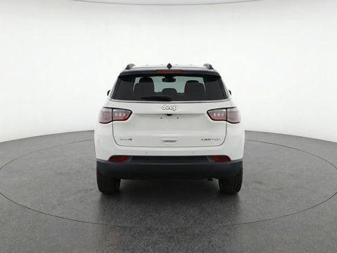 Used 2025 Jeep Compass Limited image 7