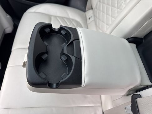 Used 2019 Jaguar E-PACE SE image 49