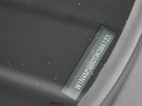 Used 2025 Mercedes-Benz GLB 35 AMG 4MATIC image 28