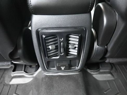 Used 2020 Jeep Grand Cherokee Altitude AWD/4WD image 28