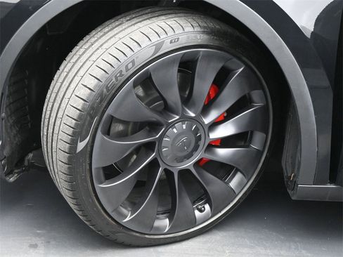 Used 2022 Tesla Model Y Performance image 18