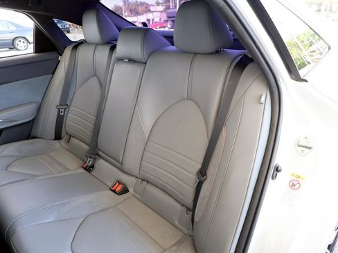 Used 2019 Toyota Avalon Touring FWD image 22