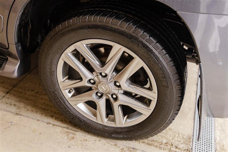 Used 2015 Lexus LX 570 4WD w/ Luxury Package image 43