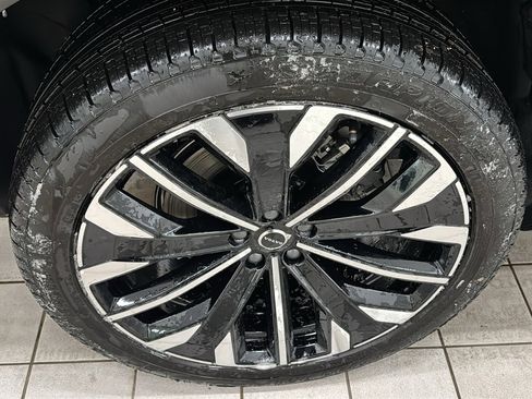 Used 2026 Volvo XC90 T8 Plus w/ Protection Package Premier image 31