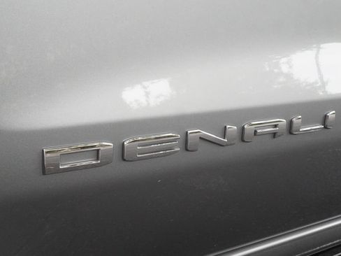 Used 2025 GMC Sierra 1500 Denali w/ Denali Reserve Package AWD/4WD image 43