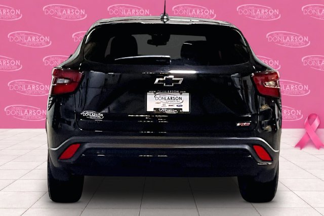 Used 2025 Chevrolet Trax RS FWD image 8