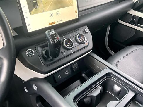 Used 2023 Land Rover Defender 110 S AWD/4WD image 15