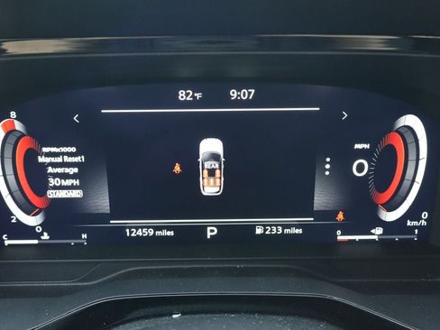Used 2025 Nissan Pathfinder Platinum FWD image 11