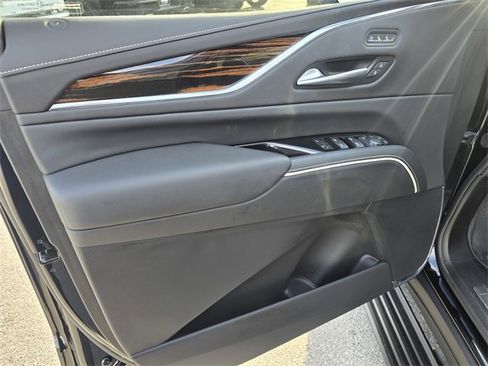 Used 2024 Cadillac Escalade Premium Luxury w/ Performance Package image 23