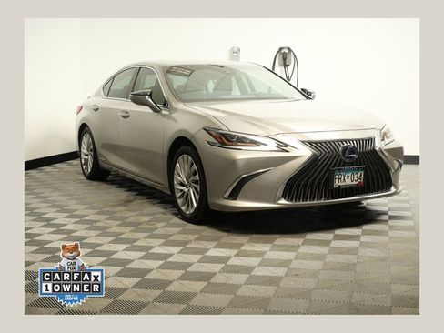 Used 2020 Lexus ES 300h w/ Accessory Package 2 image 1