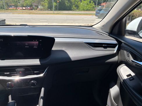 Used 2025 Buick Encore GX Preferred FWD image 34
