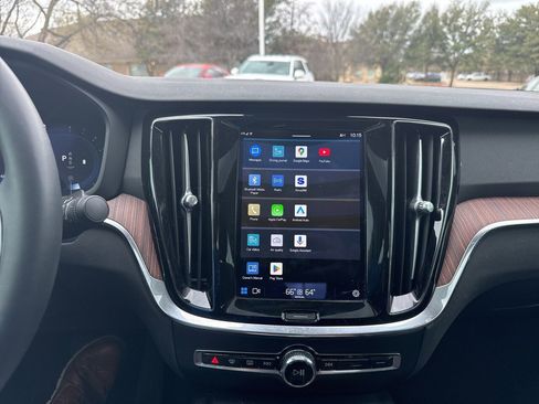 Used 2024 Volvo S60 B5 Plus image 23