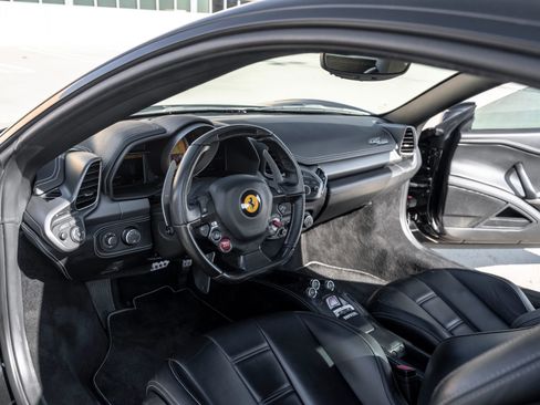 Used 2014 Ferrari 458 Italia Coupe image 20