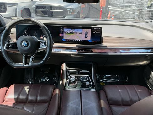 Used 2023 BMW 760i xDrive AWD/4WD image 15
