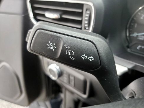 Used 2022 Ford Explorer XLT w/ Equipment Group 202A image 32