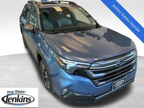 Certified 2025 Subaru Forester Premium image 1