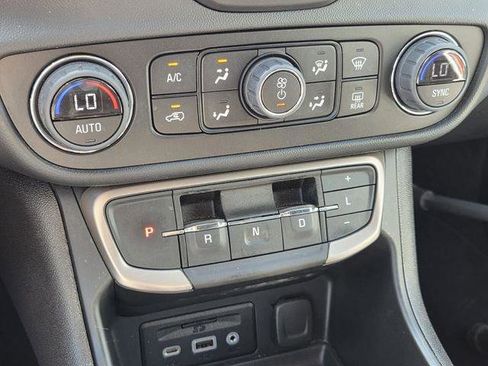 Used 2023 GMC Terrain Denali AWD/4WD image 19