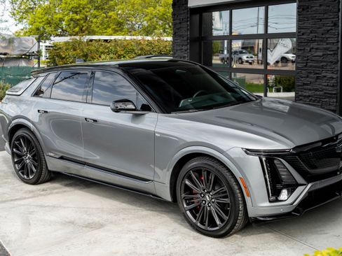 Used 2026 Cadillac Lyriq V AWD/4WD image 10