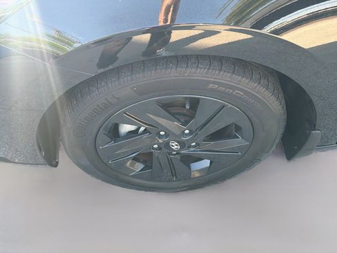 Used 2023 Hyundai Elantra SEL FWD image 35