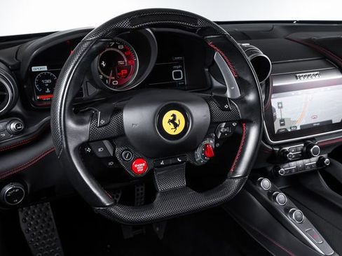 Used 2019 Ferrari GTC4Lusso AWD/4WD image 36