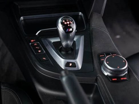 Used 2019 BMW M4 CS image 31