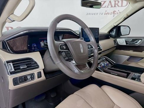 Used 2022 Lincoln Navigator Reserve AWD/4WD image 11