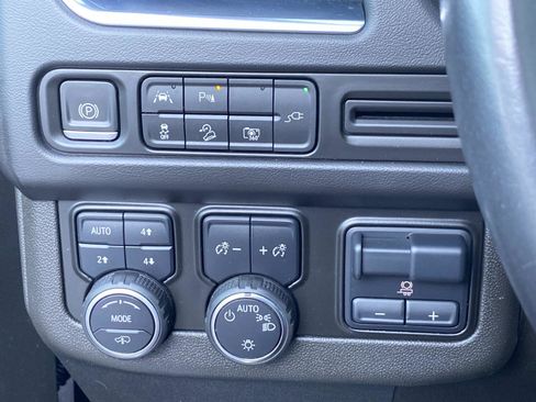 Used 2022 Chevrolet Tahoe Z71 w/ Z71 Off-Road Package image 23