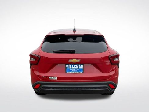 New 2026 Chevrolet Trax LS w/ LS Convenience Package FWD image 26