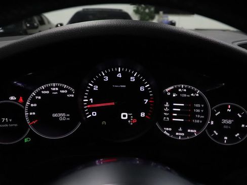 Used 2021 Porsche Cayenne image 35