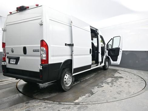 Used 2023 RAM ProMaster 2500 image 42