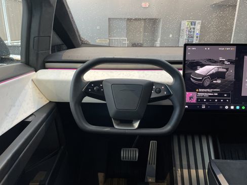 Used 2024 Tesla Cybertruck AWD Crew Cab image 17