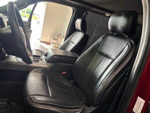 Used 2019 Ford F150 Lariat w/ Equipment Group 502A Luxury AWD/4WD image 30