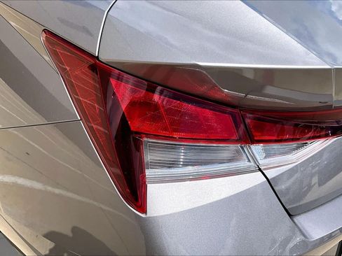 Used 2023 Hyundai Elantra SEL FWD image 27