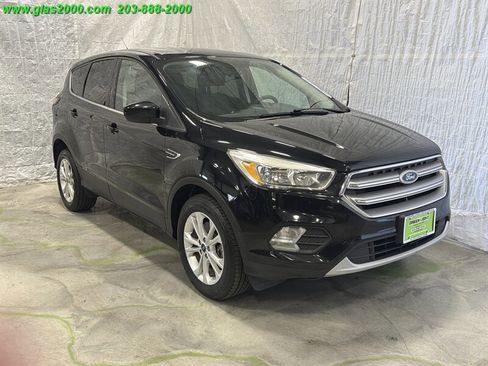 Used 2017 Ford Escape SE AWD/4WD image 2